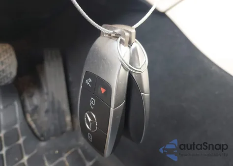 2021 Mercedes-Benz Glc 300 4Matic Suv z USA, uszkodzony, nr VIN W1N0G8EB0MV306959